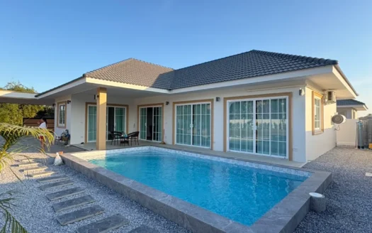 Preiswerte Poolvilla in ruhiger Lage in Hua Hin, Thailand